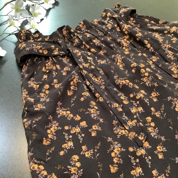 Jachs Girlfriend Floral Paper Bag High Waist Pull On Culotte Shorts NWT - Picture 9 of 16